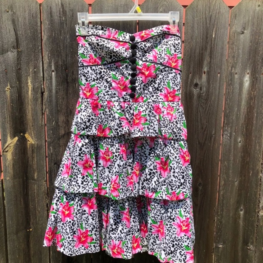 Strapless dress